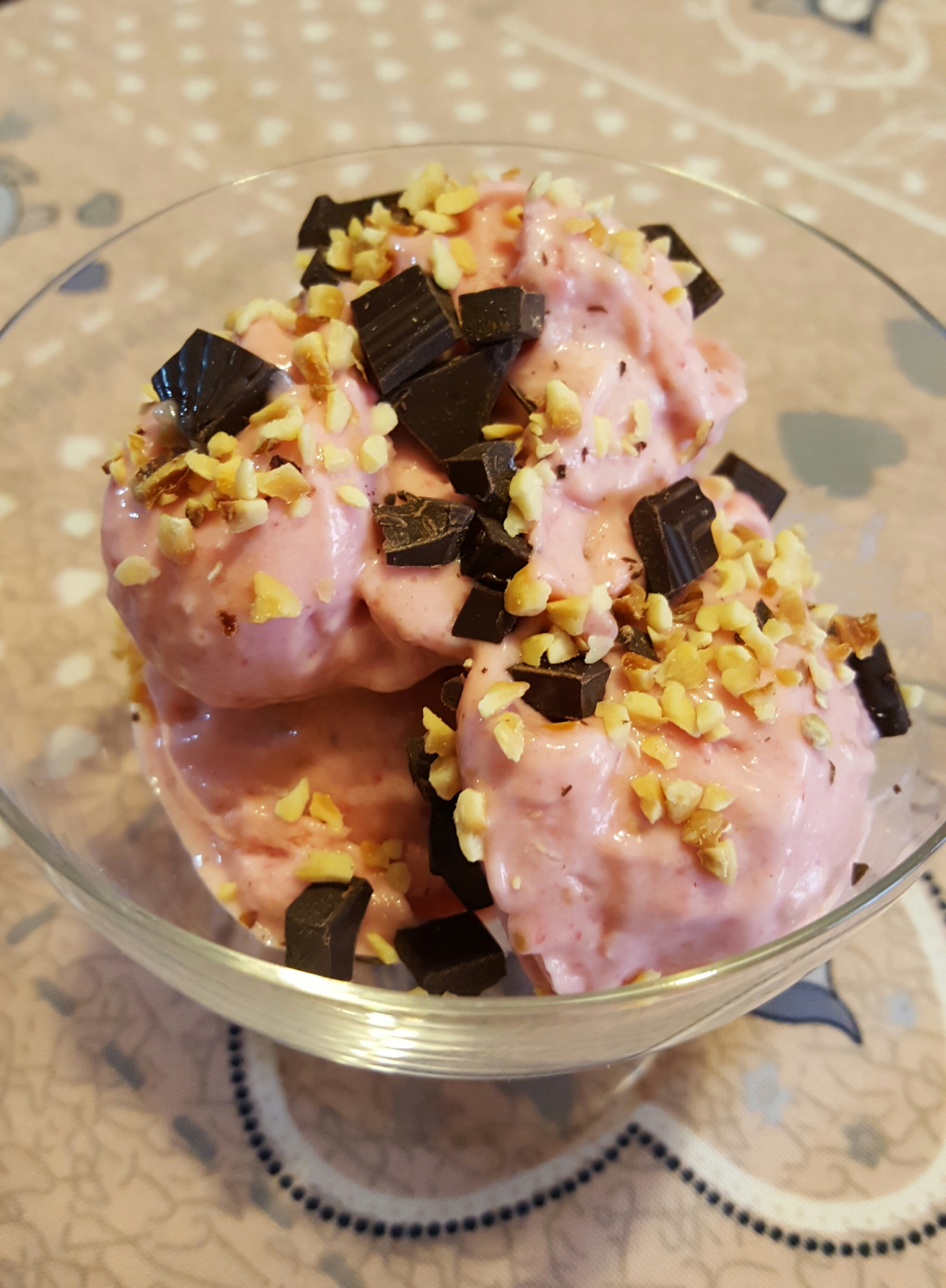 ViviLight » Finto gelato light banana, lamponi e scaglie di cioccolato