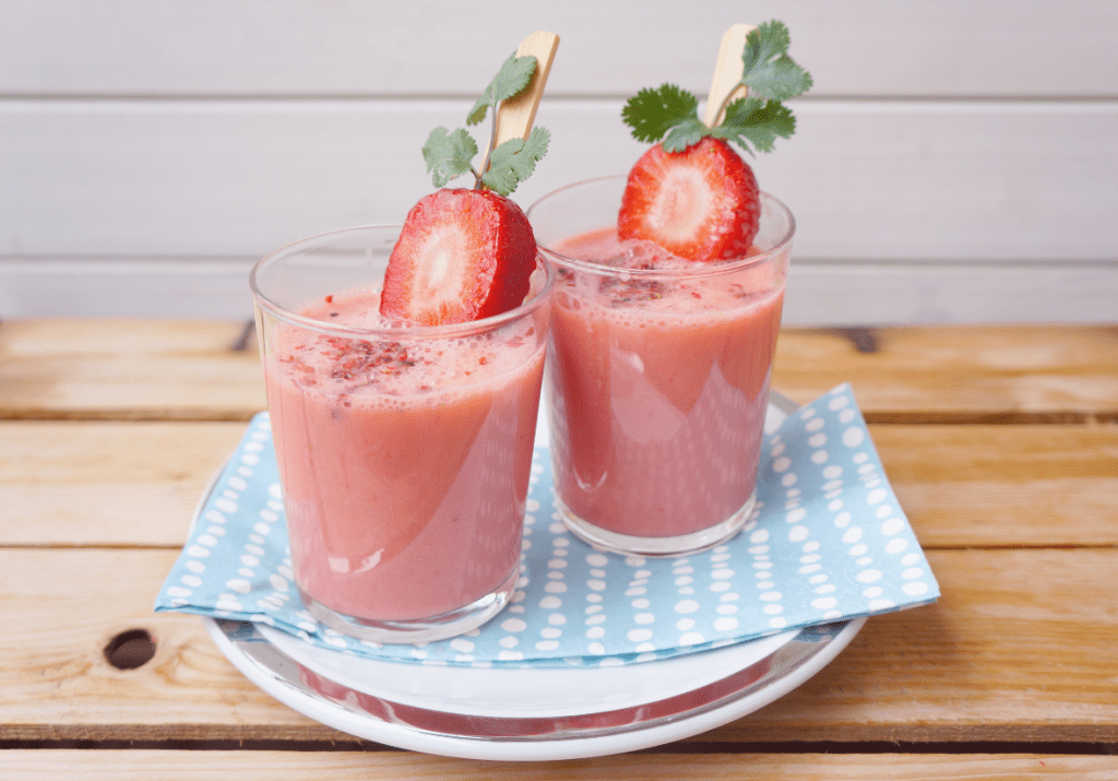 Frullato Rosa con fragole, carote e pepe rosa