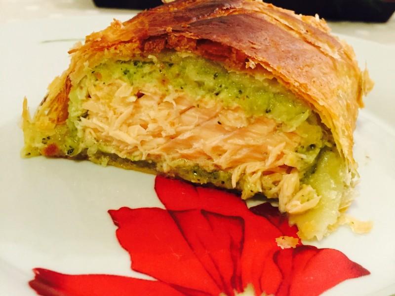 Salmone In Crosta Con Crema Di Porri E Broccoli Vivilight