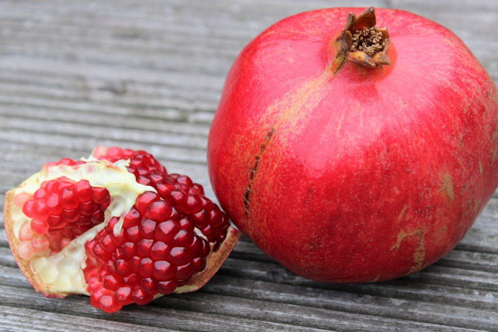 Melograno: le proprietà, i benefici e l’uso del suo frutto.
